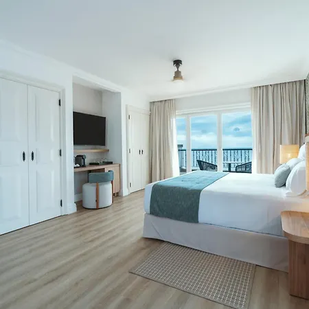 Dreams Madeira & Marina Hotell 5*