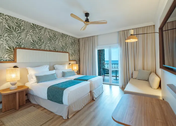 Dreams Madeira & Marina カニサル